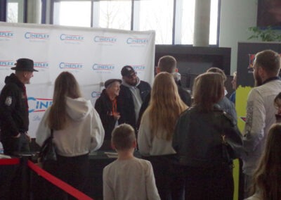 Autogrammstunde Cineplex Goslar mit Santiago Ziesmer Martin Bolik und Erik Elias Bolik