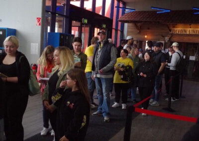 Autogrammstunde Cineplex Goslar mit Santiago Ziesmer Martin Bolik und Erik Elias Bolik