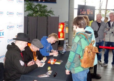 Autogrammstunde Cineplex Goslar mit Santiago Ziesmer Martin Bolik und Erik Elias Bolik