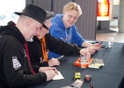 Autogrammstunde Cineplex Goslar mit Santiago Ziesmer Martin Bolik und Erik Elias Bolik