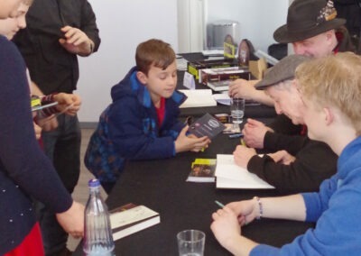 Autogrammstunde Cineplex Goslar mit Santiago Ziesmer Martin Bolik und Erik Elias Bolik